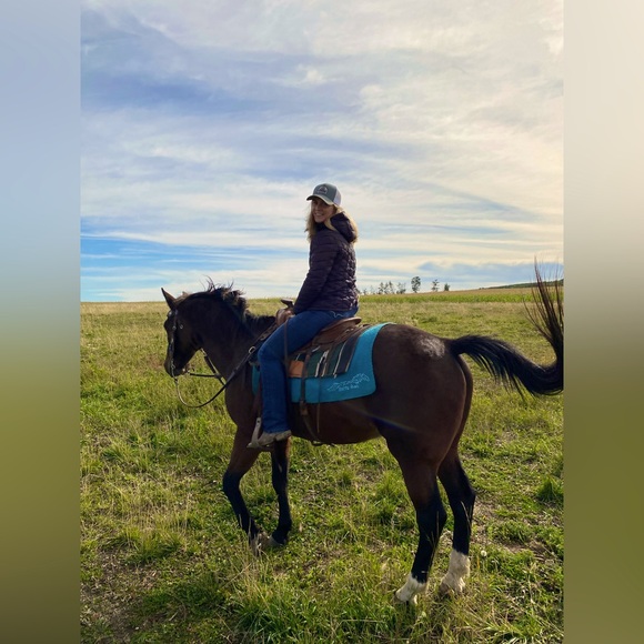 Meet your Posher, Hannah - Picture 1 of 1